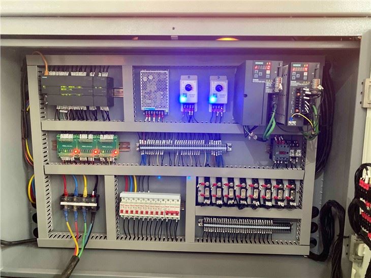 Plastic Bottle Manufacturing Machine